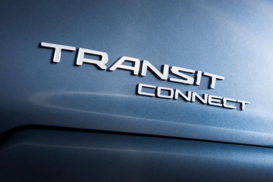 Логотип Ford Transit Connect Wagon LWB 2018 года  (NA) (фото 7 из 12)